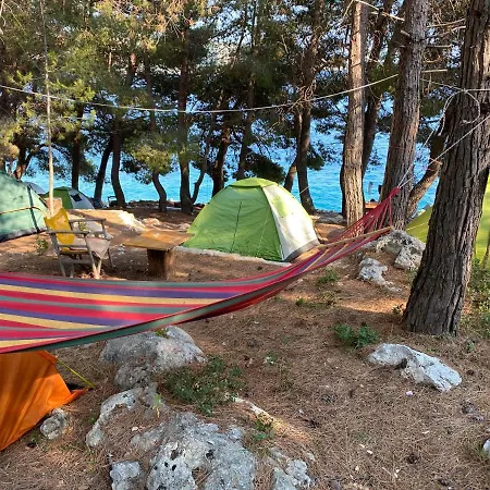 Luxury tent Pine Side Camp