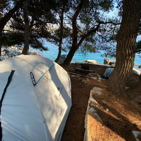 Pine Side Camp Luxe tent Himare