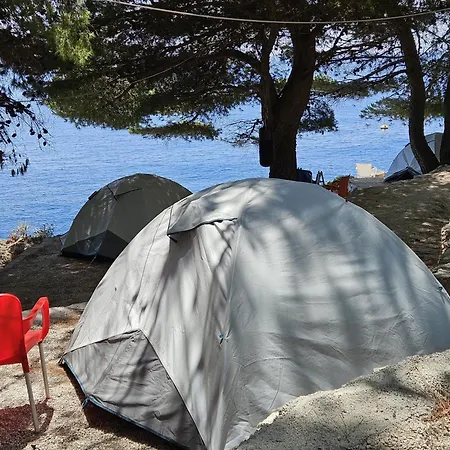 Pine Side Camp ラグジュアリーテント *