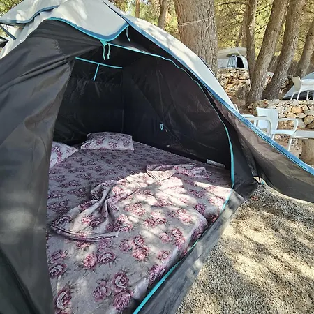 Pine Side Camp ラグジュアリーテント