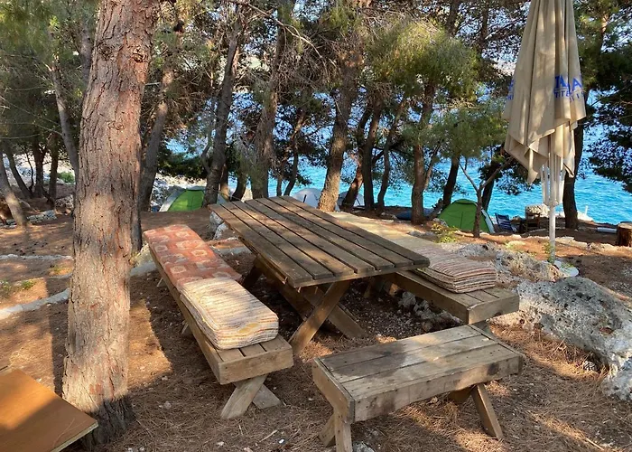 Pine Side Camp Lüks kamp alanı *