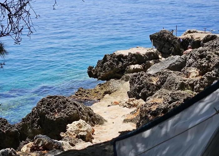 Luxe tent Pine Side Camp Himare